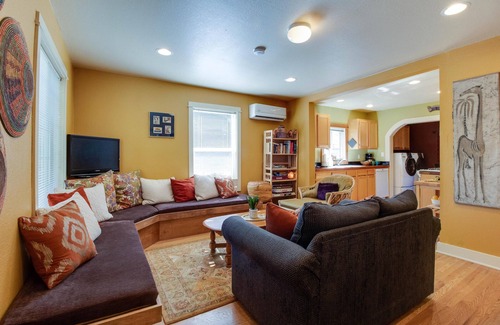 Old Bend Cottage | Aspen House- Sweet, Modern Downtown Cottage, 100+mbps Wifi, A/C, Walk Everywhere