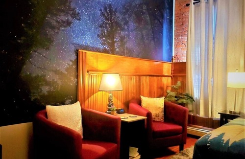 Creede Hotel | Aspen Inn - Starry Night