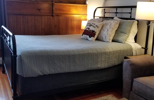 Creede Hotel | Aspen Inn - Summer Suite