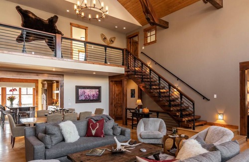 Steamboat Springs Cabin | Aspen Leaf Lodge | Close to Ski Resort | Luxury Chalet | 6 King Beds | Game Room
