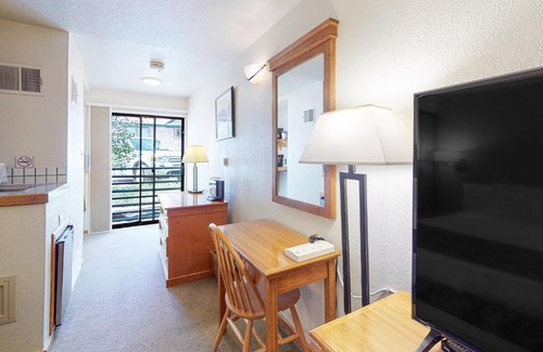 West End House | Aspen Mountain Lodge 208