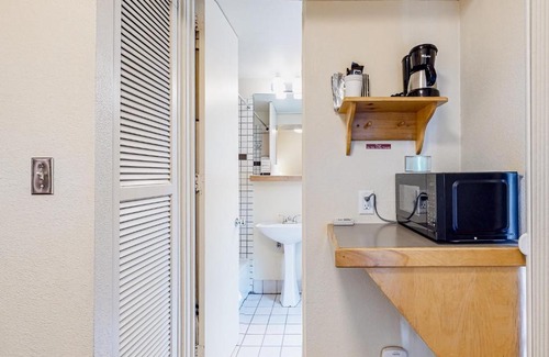 West End House | Aspen Mountain Lodge 304
