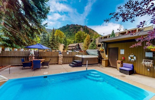 West End House | Aspen Mountain Lodge 403