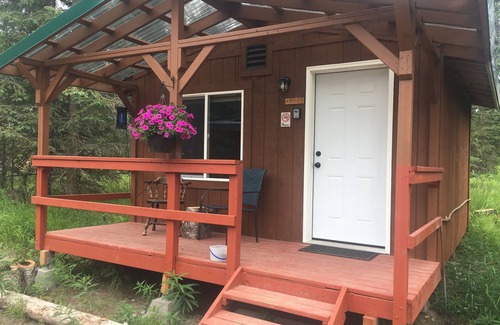 Cohoe Cabin | ASPEN-Personal sleeping cabin with shared kitchen/bathhouse