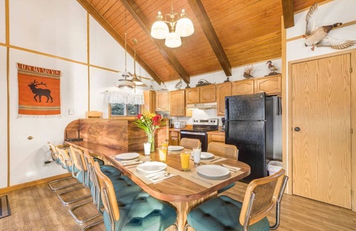 Island Park Cabin | *Aspen Pointe*Waterfront Cabin on Henry's Lake