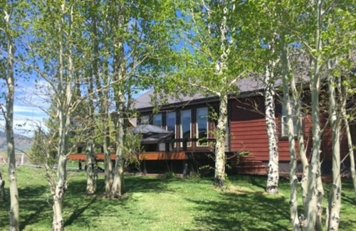 Island Park Cabin | *Aspen Pointe*Waterfront Cabin on Henry's Lake