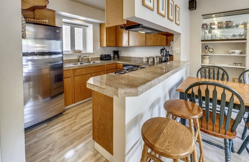 Aspen House | Aspen Townhome w/Deck - Restaurant Row