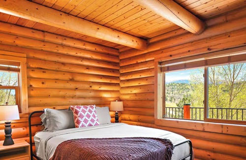 Cripple Creek Cabin | ★ Aspen View Log Cabin ★ Mountain Vistas + Game Room Retreat