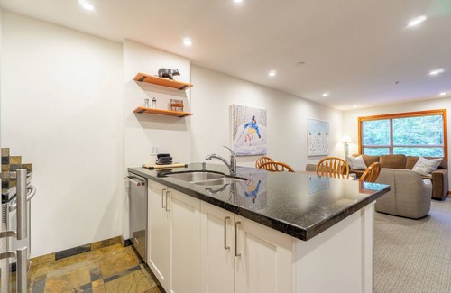 Upper Village Condo | Aspens #325 Prime Ski-in Ski-out! Pool, Hot tubs! Sleeps 6!