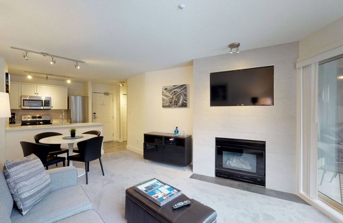 Blackcomb Condo | Aspens #335 Prime Ski-in Ski-out Location! Pool, Hot tubs, BBQ, sleeps 4