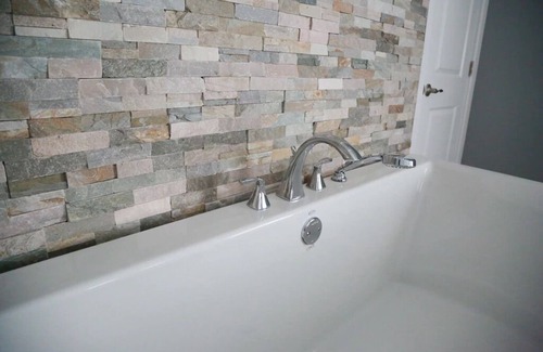 Central Business District Condo | Aspenwood Manor- Relaxing NEW Getaway Suite! (Wasatch Skyline)