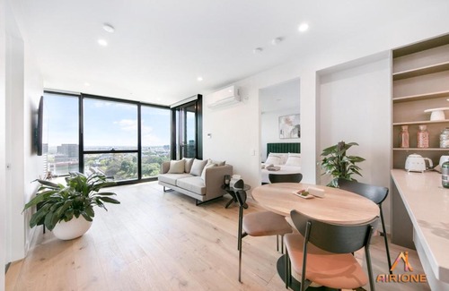 Melbourne Central Business District Apartment | Aspire