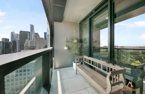 Melbourne Central Business District Apartment | Aspire