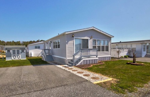 Assateague Pointe House | Assateague Pointe 2 br/1 ba 2 outdoor pools -in WOC.