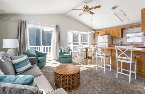Assateague Pointe House | Assateague Pointe 2 br/1 ba 2 outdoor pools -in WOC.