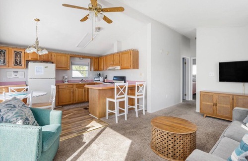 Assateague Pointe House | Assateague Pointe 2 br/1 ba 2 outdoor pools -in WOC.