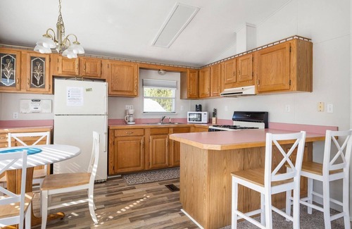 Assateague Pointe House | Assateague Pointe 2 br/1 ba 2 outdoor pools -in WOC.