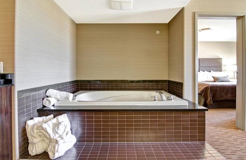 Assiniboia Hotel | Assiniboia Canalta