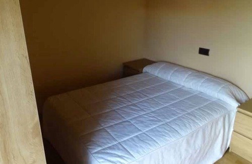 Montcortes Cottage | Astasia House, in a quiet location.