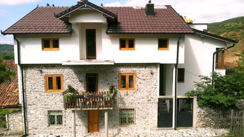 Tropoje House | Aste Guesthouse