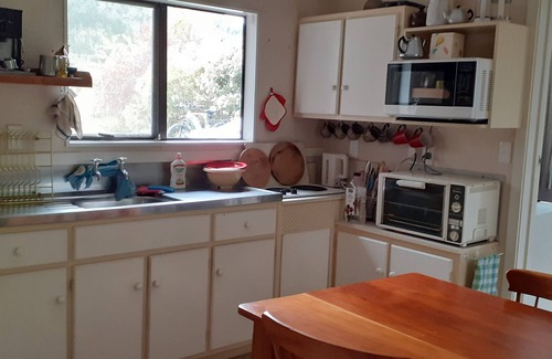 St. Arnaud House | Astelia Cottage, on Bridge St