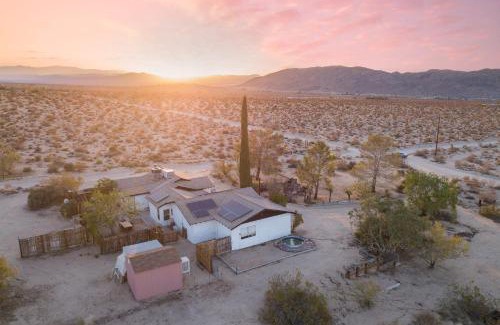 Indian Cove Villa | Asteroid by AvantStay Unique Ranch Retreat Just Outside Joshua Tree Permit: VHR22-094