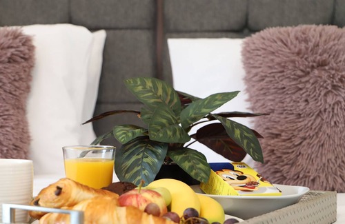 Thorpe Satchville House | Astley House - large home sleeps 8