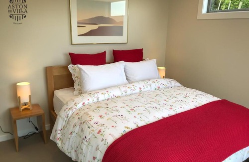 Kapiti Coast Bed & Breakfast | Aston Road Villa Bed & Breakfast