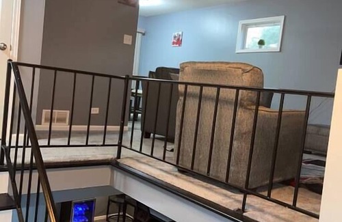 Sauk Village House | Astonishing 4 bdrm home 30 min to Dwntwn!
