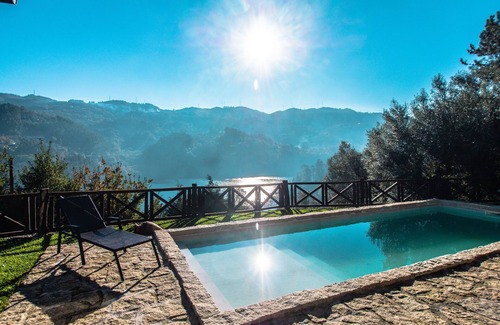 Rio Caldo House | Astonishing Lake View House in Gerês