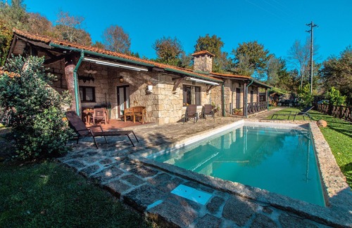 Rio Caldo House | Astonishing Lake View House in Gerês