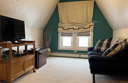 Green Bay Bed & Breakfast | Astor House
