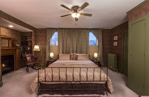 Green Bay Bed & Breakfast | Astor House