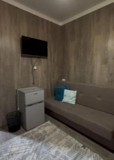 Bosteri House | Astor