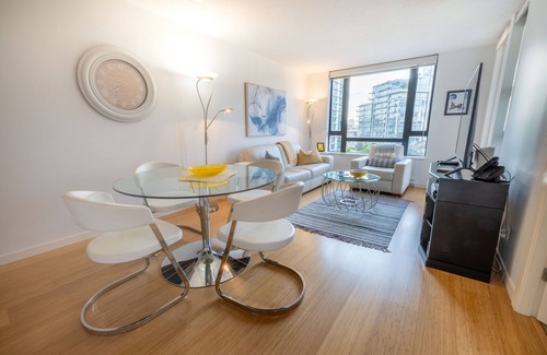 Inner Harbour Condo | Astoria Appeal- Ultimate Urban Experience by Victoria Prime!