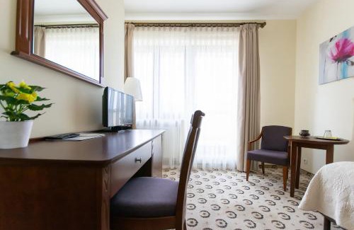 Swarzedz Bed & Breakfast | Astoria Bed & Breakfast