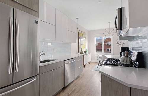 Queens Apartment | Astoria Place by Rove Travel | Renovated Apartment