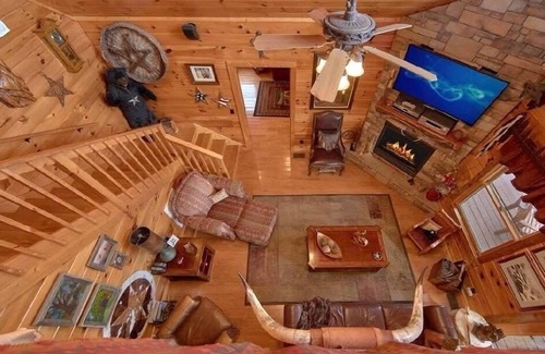 Gatlinburg - Pigeon Forge Cabin | ASTOUNDING VIEWS in your Backyard! Luxe Log Cabin Experience! Perfect Location!