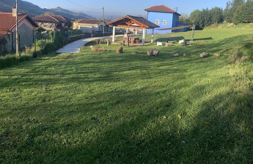 Llamero Cottage | Asturias, Rural house for 15-17 people surrounded by farm