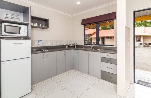 Greytown Hotel | ASURE Oak Estate Motor Lodge