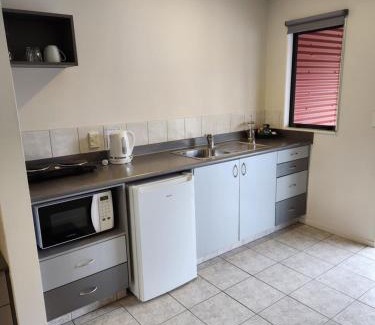 Greytown Hotel | ASURE Oak Estate Motor Lodge
