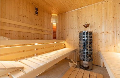 Legyesbenye Villa | Aszúvilág Rezidencia with Sauna & Jacuzzi