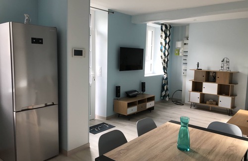 Villiers-Louis House | At 24, house up to 6 people (work or leisure)
