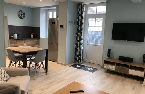 Villiers-Louis House | At 24, house up to 6 people (work or leisure)