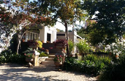 Pretoria House | At 98 on Lynburn Guest House