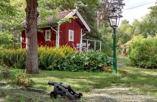 Vikbolandet House | At a water property with an own boat bridge/landing stage for the boat