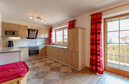 Muhlbach im Pinzgau Apartment | Chalet in Bramberg near Ski Slopes