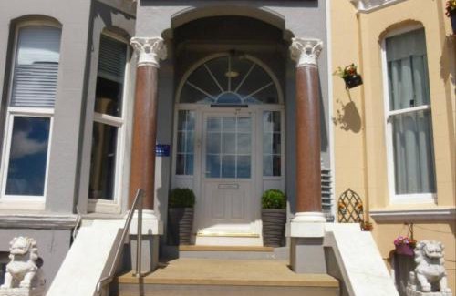 Douglas Promenade House | At Caledonia