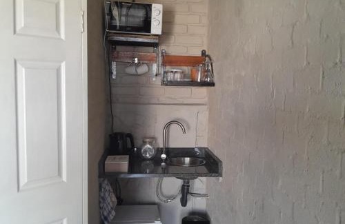 Zeerust Cabin | At Ease Road Lodge