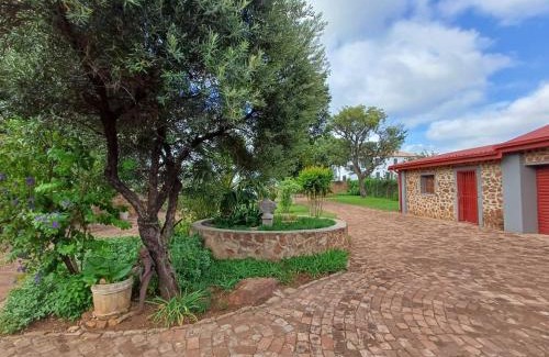 Zeerust Cabin | At Ease Road Lodge